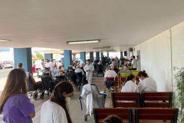 La Banda Municipal y el cantante Fasur deleitan a los internos de la Residencia de Taliarte/TA.